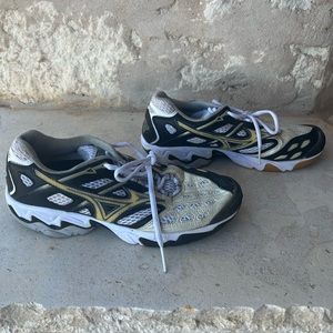 8.5 Mizuno athletic shoes
